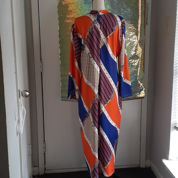 Dress - Picture 2 of 2